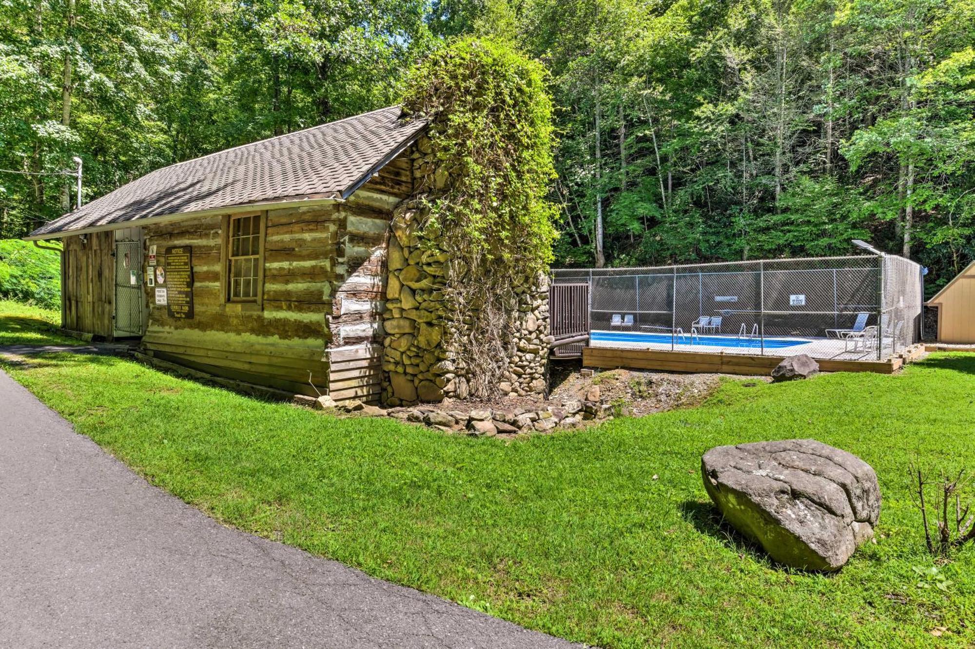 Gatlinburg Cabin With Game Room, Hot Tub And Mtn Views מראה חיצוני תמונה